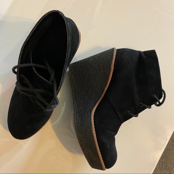 Urban Outfitter Black Suede Wedges - Picture 3 of 13